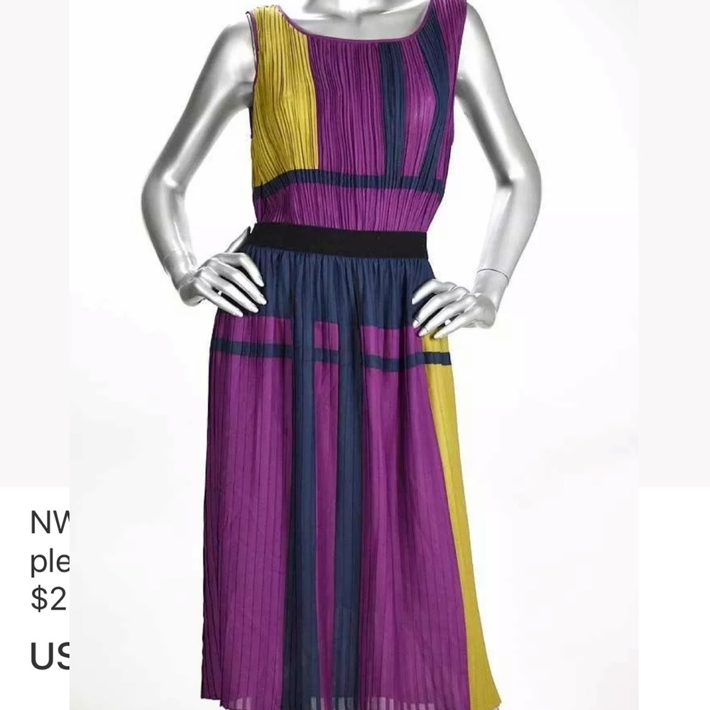 Bcbg pleated dress xxs